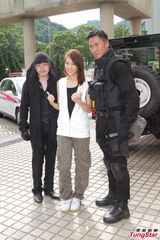 组图：新剧《飞虎II》开工 马德钟拍戏不忘耍帅