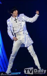 组图：少时等热爆首尔歌谣大奖 EXO大赢洒泪