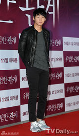 组图：SM公司众星捧场《危险关系》 张东健爱妻助阵