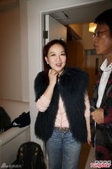 组图：吴孟达邓英敏等现身TVB艺训班联欢聚餐