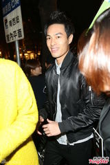 组图：陆川戴立忍曾宝仪等现身张震婚礼