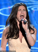 组图：伊迪娜-梅泽尔演唱《let it go》