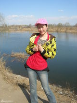 组图：芙蓉姐姐踏青欲寻桃花运 要为个唱瘦至88斤