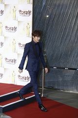 独家高清：李敏镐等亮相2013SBS演技大赏红毯