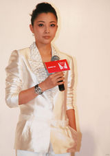 幻灯图集：殷桃知性形象亮相 大方分享彩妆经验