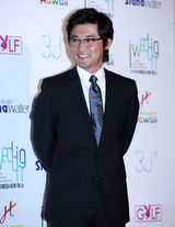 组图：韩星郑俊浩的婚礼 张东健等众韩星出席力捧