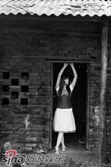 高清组图：快女新浪网络直通区人气美女罗震环写真