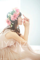 组图：许歌唯美写真曝光 “刘欠揍”变身花仙子