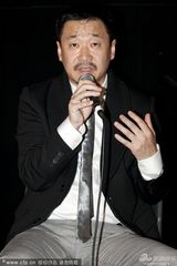 组图：《警察日记》主创见观众 导演大笑心情好