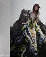 组图：岩佐真悠子性感写真突破尺度