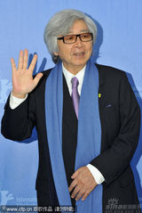 幻灯图：《弟弟》柏林发布会 吉永小百合和服亮相