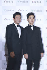 独家高清：群星闪耀大钟奖红毯 俊男靓女秒菲林