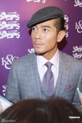 组图：郭富城避答见熊黛林家人传闻 温碧霞携夫亮相