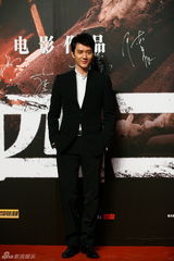 组图：《一九四二》北京首映 红毯众星云集