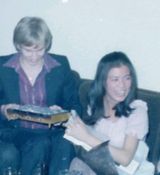 组图：翁美玲生前英国旧照曝光 与荷兰男友恩爱