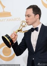 组图：谢耳朵吉姆-帕森斯获得喜剧类最佳男主角