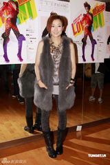 幻灯：郑秀文拼命为个唱彩排 否认为教会捐款三千万