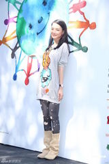 组图：舒淇不回应感情事 当妈五分钟直喊累