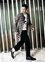 组图：郑嘉颖随性街拍潮范儿展熟男魅力