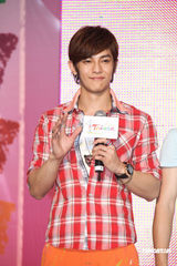 幻灯组图：飞轮海邀请粉丝共同宣传台湾观光