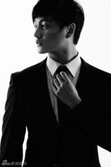 组图：多亮新专辑主打歌《醉后放手》MV曝光