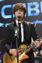 高清组图：韩国新人乐队组合CNBLUE首尔亮相