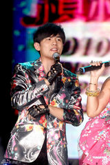 组图：林志玲献唱台北花博会 SHE与周杰伦接力开唱