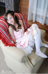 组图：英国90后萌妹贝琪-库尔135张美图集锦