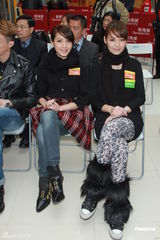 组图：张继聪行善不为荣誉 否认谢安琪贬低学历