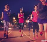 组图：蔡依林曝运动时尚写真 跑步骑车做瑜伽