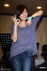 组图：ELLA忙工作否认将结婚 祝贺Selina重返代言