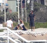 组图：小贝携子海边冲浪拍不停 克鲁兹呛水一脸不爽