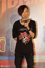 组图：星尚热波7月来袭 黄义达渴望浪漫邂逅