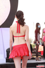 组图：19位入选亚姐泳装出镜 大秀身材性感靓丽