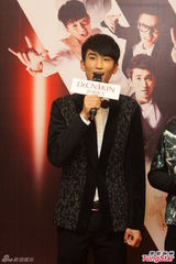 组图：于湉华晨宇交流默契 不介意在一起传言