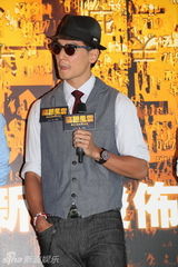 组图:《窃听风云3》开机众星现身 吴彦祖不想死