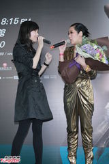 组图：关淑怡为子献唱 谭咏麟周慧敏同台助阵