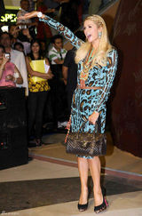 高清组图：帕丽斯-希尔顿亮相孟买商城珠光宝气