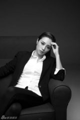 高清图：张龄心黑白影像演绎双色人生