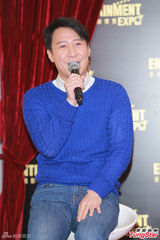 组图：黎明被传新恋情 风骚亮相心情大好