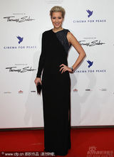 幻灯图：群星柏林出席电影活动 女星盛装亮相抢镜