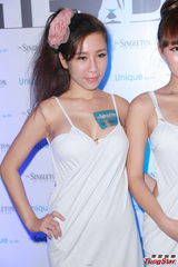 组图：AD2大秀事业线 仙乐都王璐瑶同场拼性感