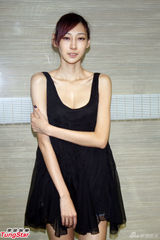 组图：陆瑶被蔡康永吓出大姨妈 纸片身材挺原装巨乳