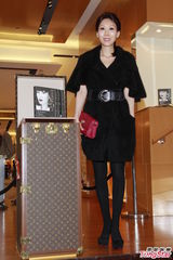 组图：周丽淇猜中郑伊健好事近 琦琦新年陪双亲