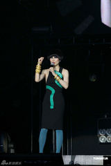 组图：郑秀文澳门开演双亲捧场 陈奂仁卢凯彤任嘉宾