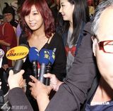 组图：韩组合WonderGirls抵台 便装亮相秀中文