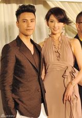 组图：陈坤与林志玲十指相扣 称美丽女人都是我的