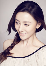 组图：周庭伊氧气写真无心机 混血美女别样风情