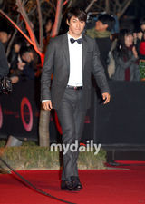 组图：苏志燮出席Style Icon颁奖礼 李秉宪获大奖