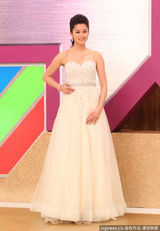 组图:TVB台庆钟嘉欣杨怡竞艳 黄忠泽吴卓羲抢镜